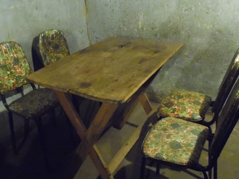 Situación de mesas y sillas del local de Doña Idalia previa a la renovación de la imagen