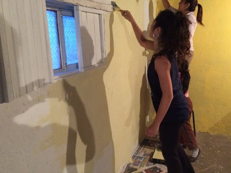 Proceso de trabajo en la renovación de la imagen del local de Doña Idalia